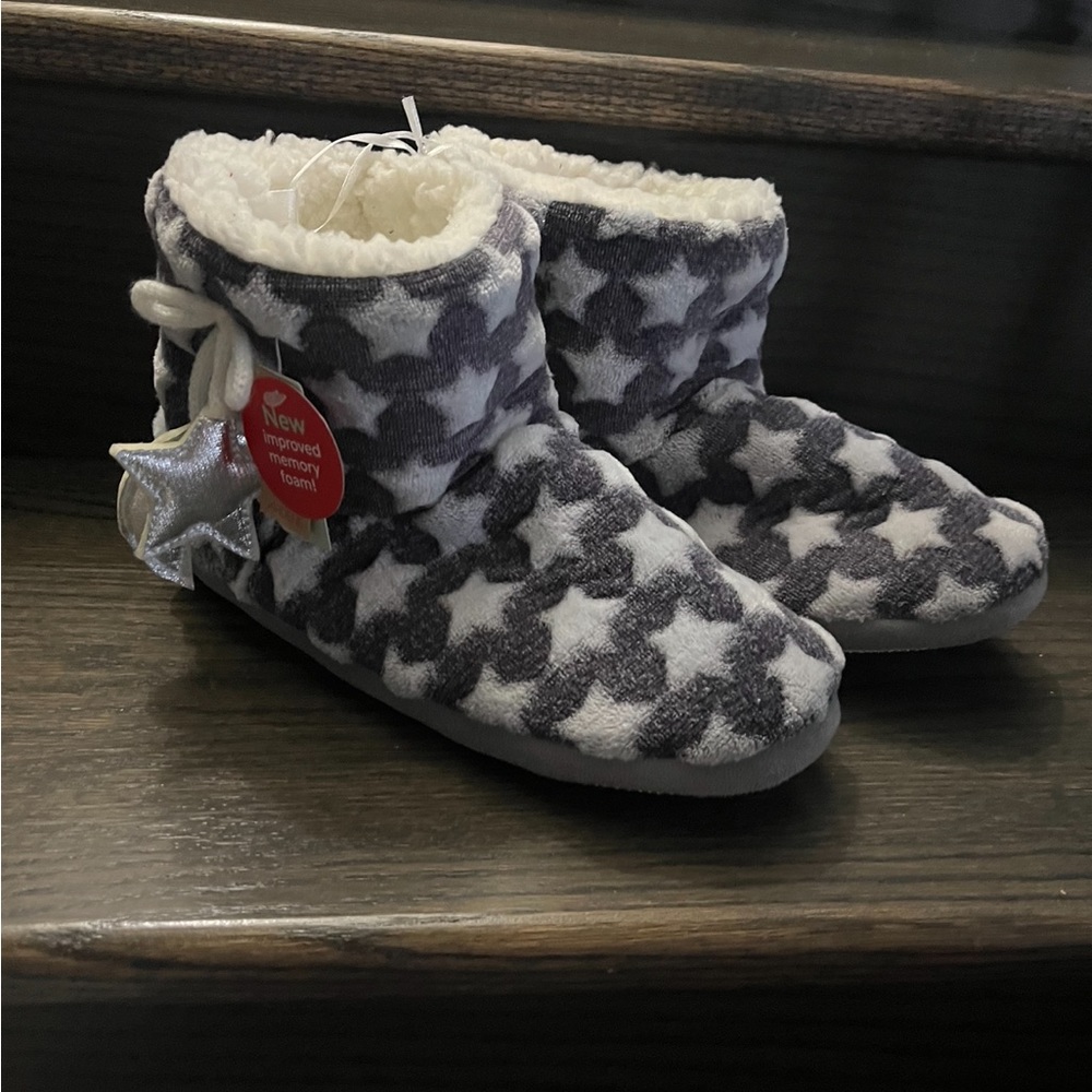 Ardene warm house booties sz 7/8 NWT
